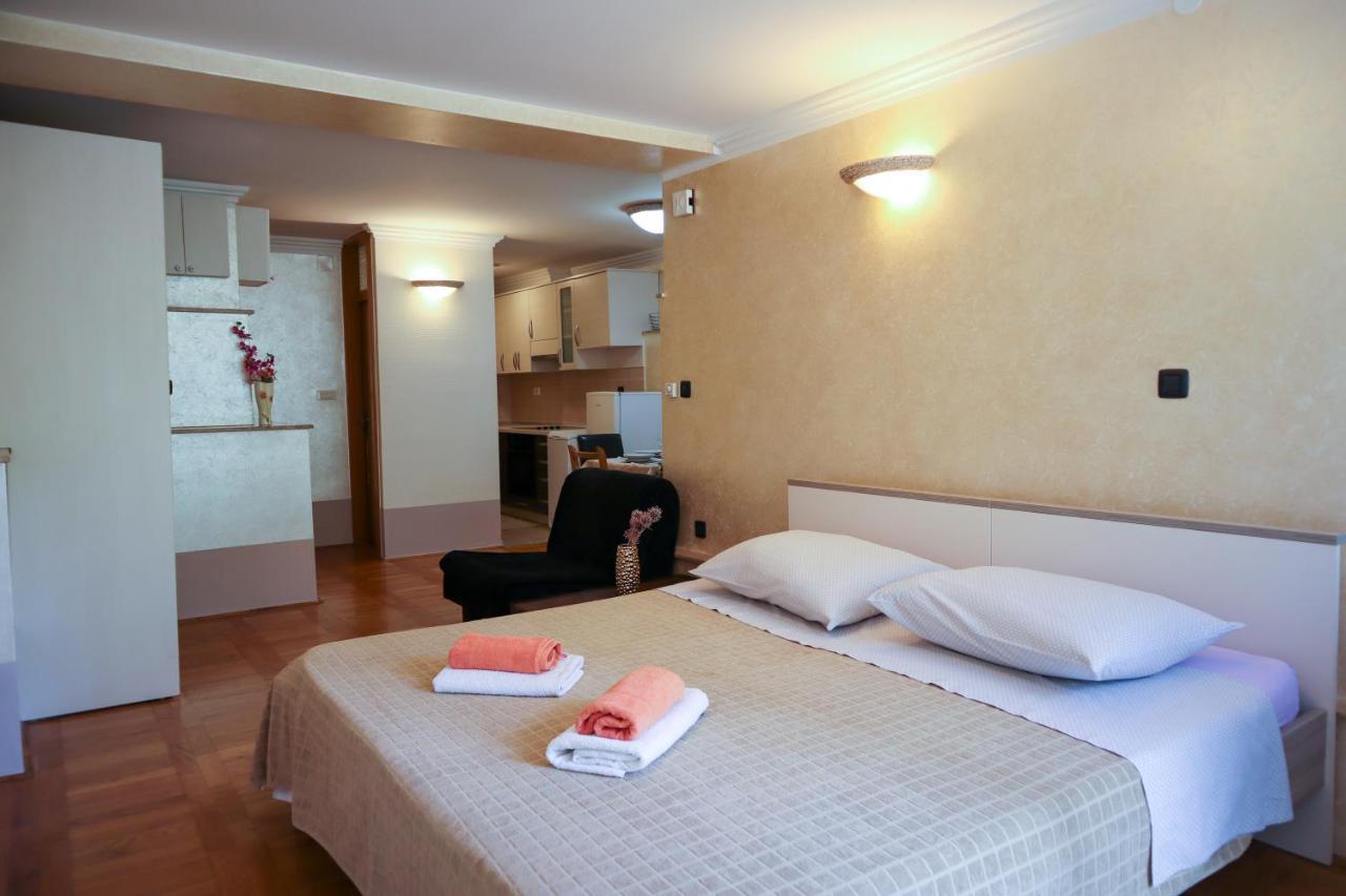 Apartments Okuka Split Exterior foto